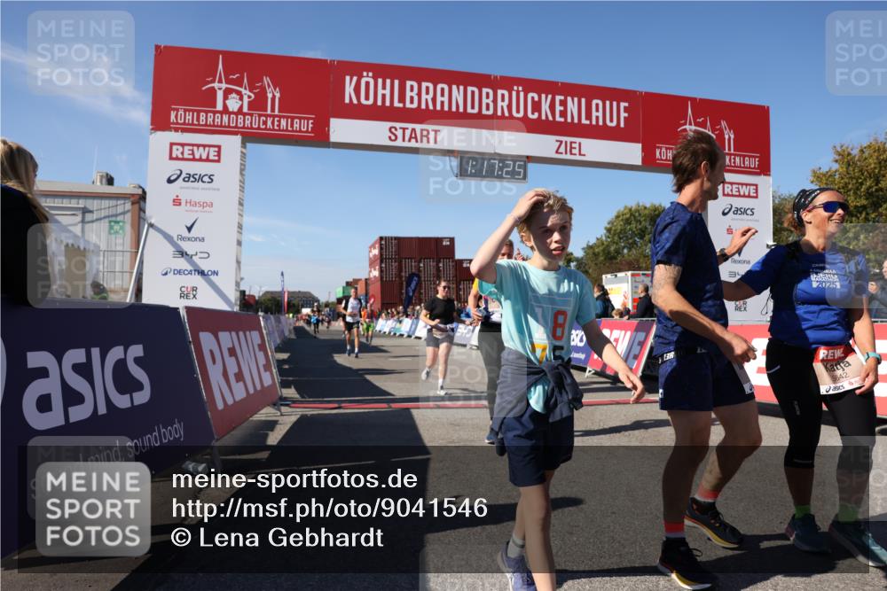 03.10.2025 - Köhlbrandbrückenlauf Lena Gebhardt http://msf.ph/oto/9041546 03.10.2025 13:17:25 Ziel 4404, 4686, 4818, 4988, 5007, 5008, 5031, 5544, 5638, 5642, 5890, 5943, 6069, 6389 meine-sportfotos.de