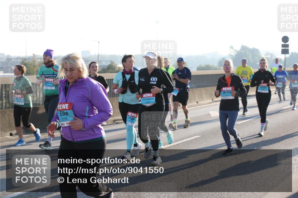 03.10.2025 - Köhlbrandbrückenlauf Lena Gebhardt http://msf.ph/oto/9041550 03.10.2025 09:25:38 Position 1 2175, 2177, 2922, 2219 meine-sportfotos.de