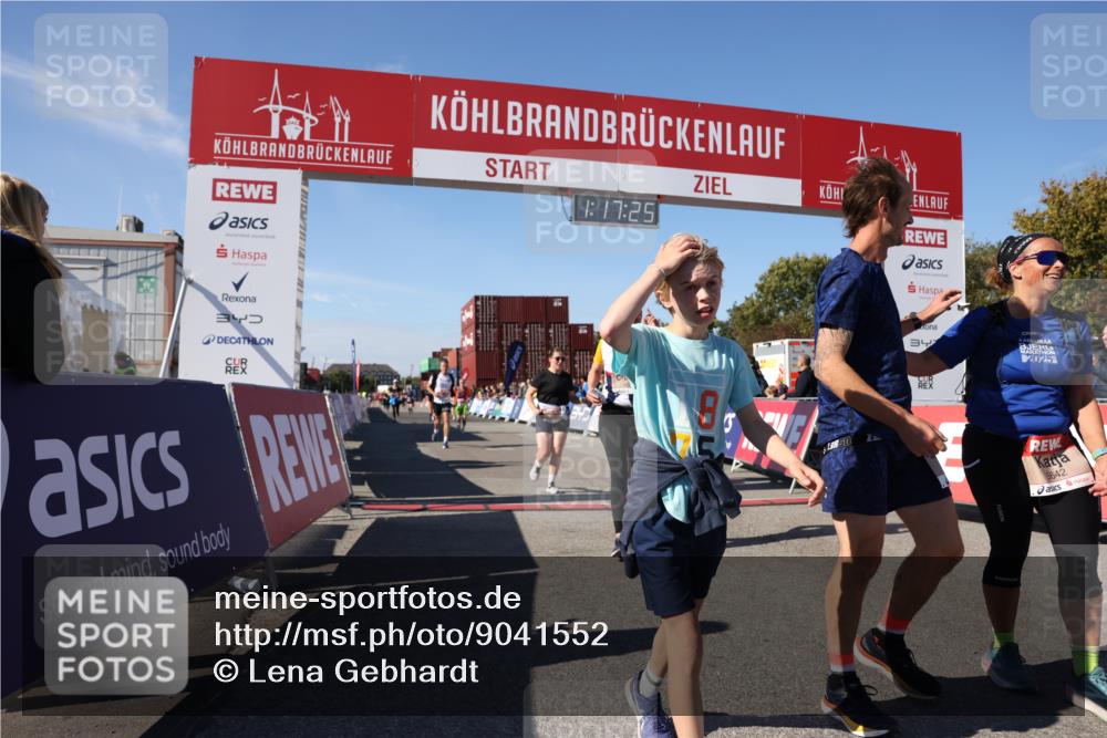 03.10.2025 - Köhlbrandbrückenlauf Lena Gebhardt http://msf.ph/oto/9041552 03.10.2025 13:17:25 Ziel 4404, 4686, 4818, 4988, 5007, 5008, 5031, 5544, 5638, 5642, 5890, 5943, 6069, 6389 meine-sportfotos.de