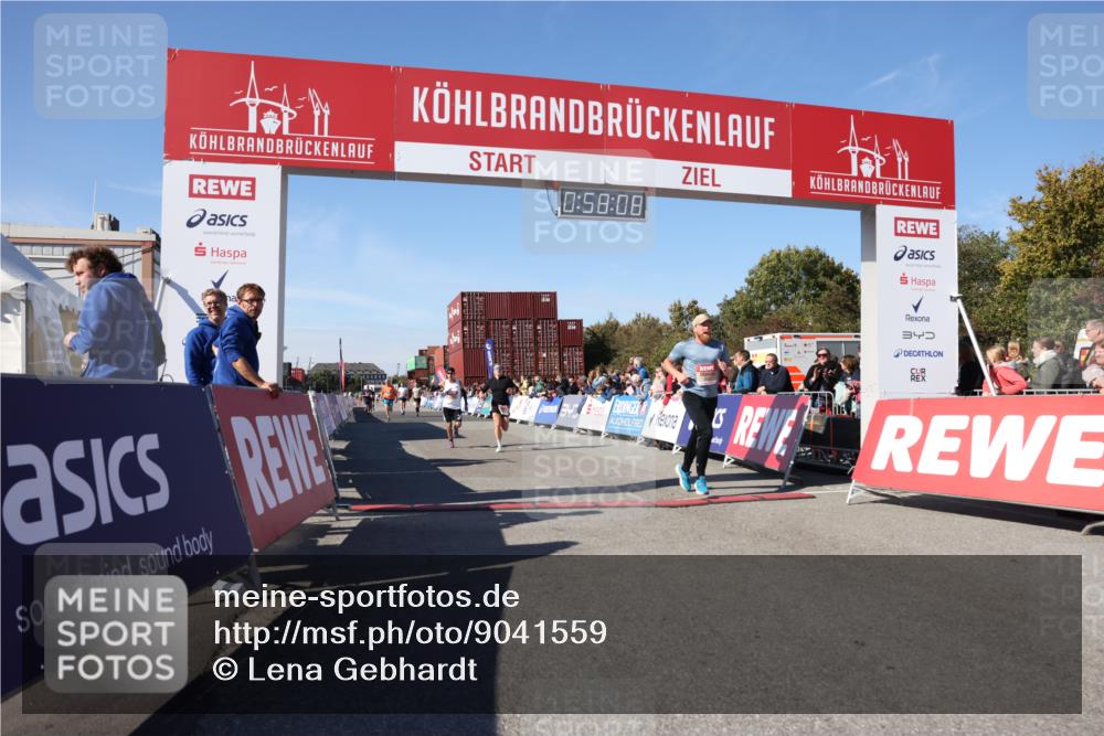 03.10.2025 - Köhlbrandbrückenlauf Lena Gebhardt http://msf.ph/oto/9041559 03.10.2025 12:58:09 Ziel 4234, 4248, 4394, 6715, 6718 meine-sportfotos.de