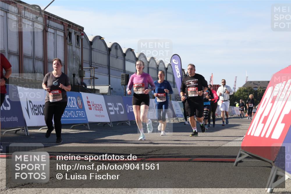 03.10.2025 - Köhlbrandbrückenlauf Luisa Fischer http://msf.ph/oto/9041561 03.10.2025 13:34:37 Ziel 4702, 4754, 4997, 5390, 5407, 5465, 6289, 6290, 6486 meine-sportfotos.de