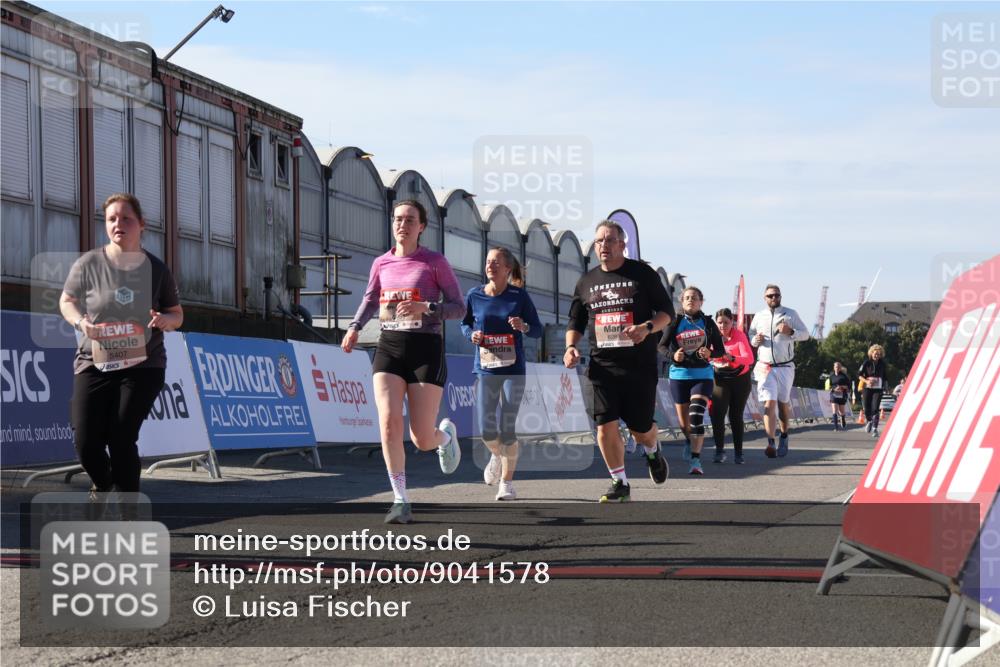 03.10.2025 - Köhlbrandbrückenlauf Luisa Fischer http://msf.ph/oto/9041578 03.10.2025 13:34:37 Ziel 4702, 4754, 4997, 5390, 5407, 5465, 6289, 6290, 6486 meine-sportfotos.de