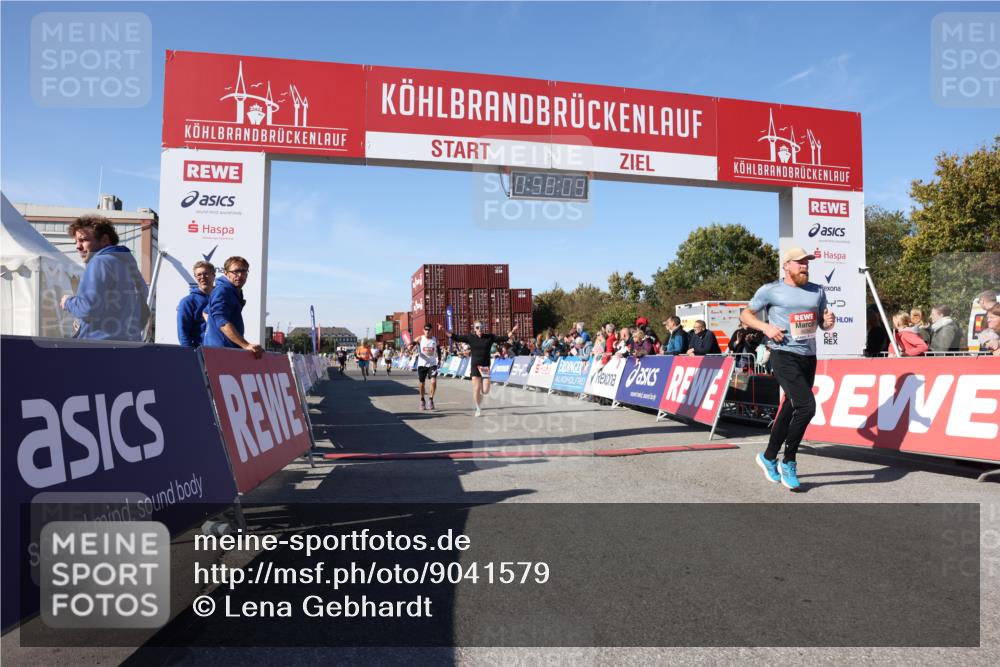 03.10.2025 - Köhlbrandbrückenlauf Lena Gebhardt http://msf.ph/oto/9041579 03.10.2025 12:58:09 Ziel 4234, 4248, 4394, 6715, 6718 meine-sportfotos.de