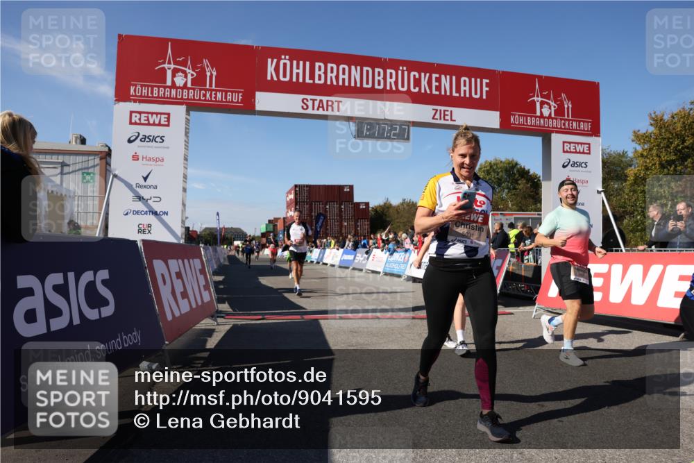 03.10.2025 - Köhlbrandbrückenlauf Lena Gebhardt http://msf.ph/oto/9041595 03.10.2025 13:17:27 Ziel 4012, 4686, 4746, 4818, 4988, 5007, 5008, 5031, 5638, 5642, 5890, 5943, 6069, 6389, 6710 meine-sportfotos.de