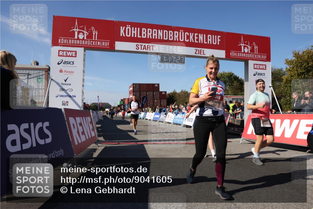 03.10.2025 - Köhlbrandbrückenlauf Lena Gebhardt http://msf.ph/oto/9041605 03.10.2025 13:17:27 Ziel 4012, 4686, 4746, 4818, 4988, 5007, 5008, 5031, 5638, 5642, 5890, 5943, 6069, 6389, 6710 meine-sportfotos.de