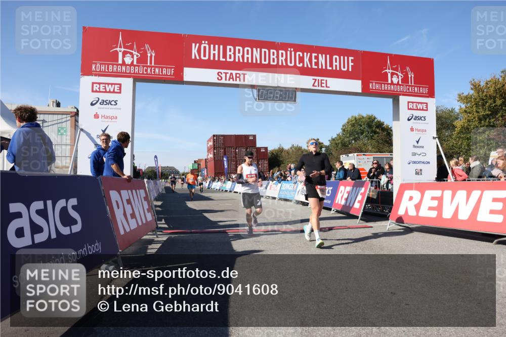 03.10.2025 - Köhlbrandbrückenlauf Lena Gebhardt http://msf.ph/oto/9041608 03.10.2025 12:58:11 Ziel 4234, 4248, 4394, 6152, 6715, 6717, 6718 meine-sportfotos.de