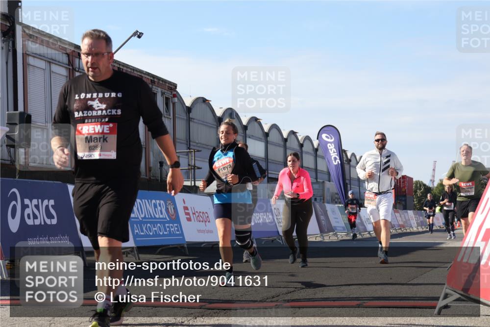 03.10.2025 - Köhlbrandbrückenlauf Luisa Fischer http://msf.ph/oto/9041631 03.10.2025 13:34:41 Ziel 4112, 4498, 4702, 4754, 4767, 4997, 5390, 5407, 5465, 6196, 6289, 6290, 6486 meine-sportfotos.de