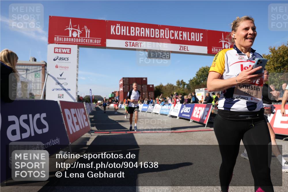 03.10.2025 - Köhlbrandbrückenlauf Lena Gebhardt http://msf.ph/oto/9041638 03.10.2025 13:17:28 Ziel 4012, 4686, 4746, 4818, 4988, 5007, 5008, 5031, 5638, 5642, 5890, 6069, 6389, 6710 meine-sportfotos.de