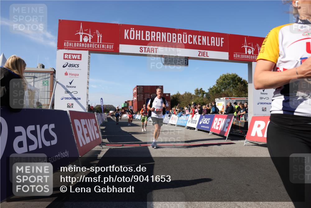 03.10.2025 - Köhlbrandbrückenlauf Lena Gebhardt http://msf.ph/oto/9041653 03.10.2025 13:17:28 Ziel 4012, 4686, 4746, 4818, 4988, 5007, 5008, 5031, 5638, 5642, 5890, 6069, 6389, 6710 meine-sportfotos.de