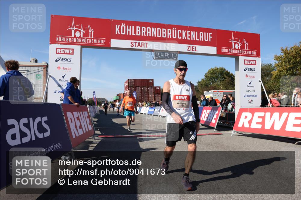 03.10.2025 - Köhlbrandbrückenlauf Lena Gebhardt http://msf.ph/oto/9041673 03.10.2025 12:58:14 Ziel 4099, 4234, 4248, 4394, 6152, 6715, 6717, 6718, 6732 meine-sportfotos.de