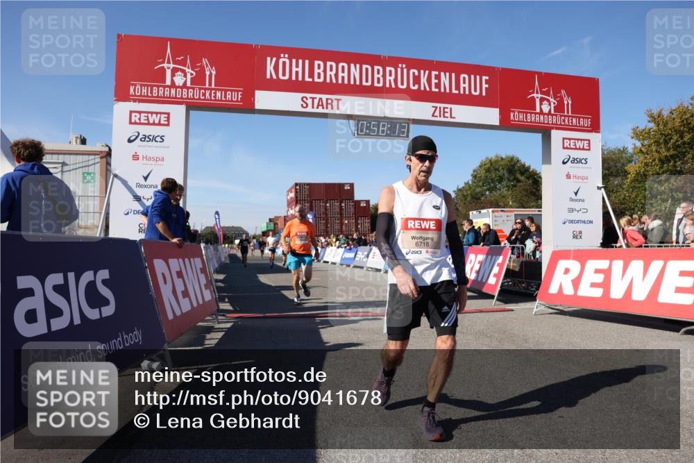03.10.2025 - Köhlbrandbrückenlauf Lena Gebhardt http://msf.ph/oto/9041678 03.10.2025 12:58:14 Ziel 4099, 4234, 4248, 4394, 6152, 6715, 6717, 6718, 6732 meine-sportfotos.de