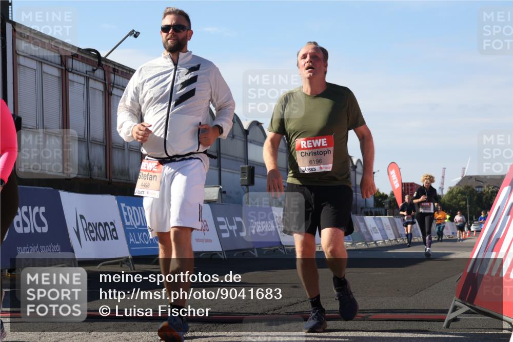 03.10.2025 - Köhlbrandbrückenlauf Luisa Fischer http://msf.ph/oto/9041683 03.10.2025 13:34:44 Ziel 4112, 4498, 4767, 4997, 5390, 5407, 5465, 6196, 6289, 6290, 6357, 6486 meine-sportfotos.de