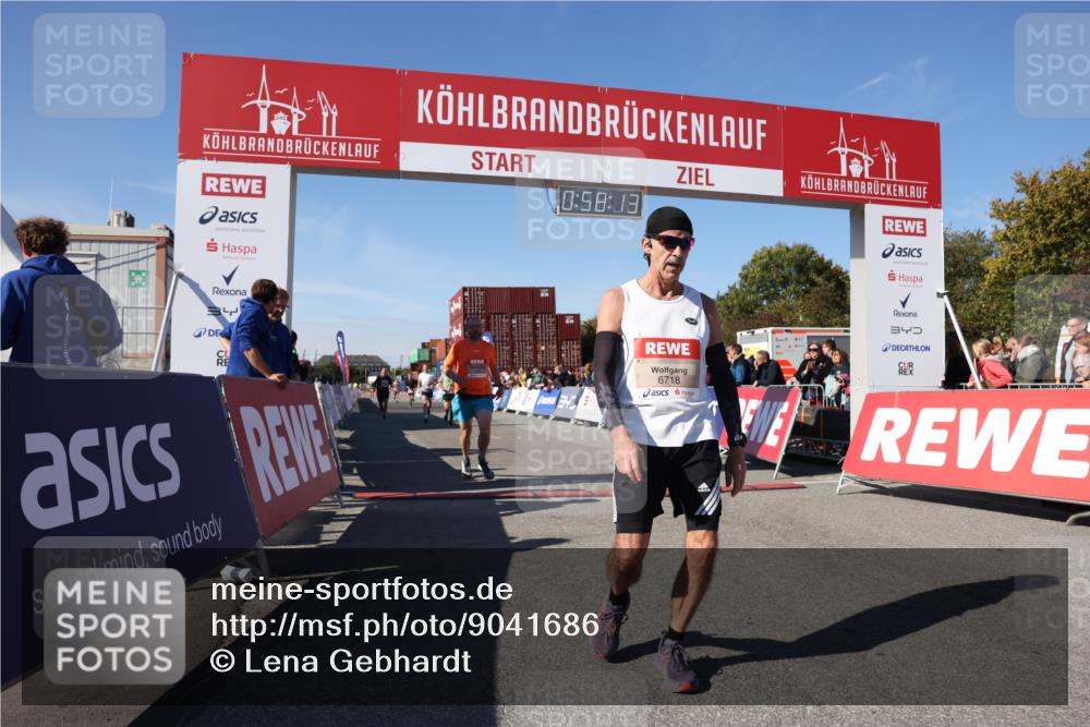 03.10.2025 - Köhlbrandbrückenlauf Lena Gebhardt http://msf.ph/oto/9041686 03.10.2025 12:58:14 Ziel 4099, 4234, 4248, 4394, 6152, 6715, 6717, 6718, 6732 meine-sportfotos.de