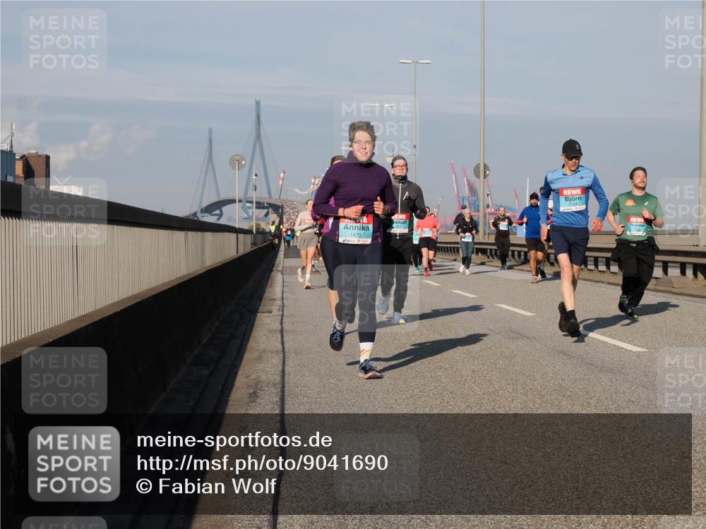 03.10.2025 - Köhlbrandbrückenlauf Fabian Wolf http://msf.ph/oto/9041690 03.10.2025 09:55:26 Position 3 1470, 3124 meine-sportfotos.de