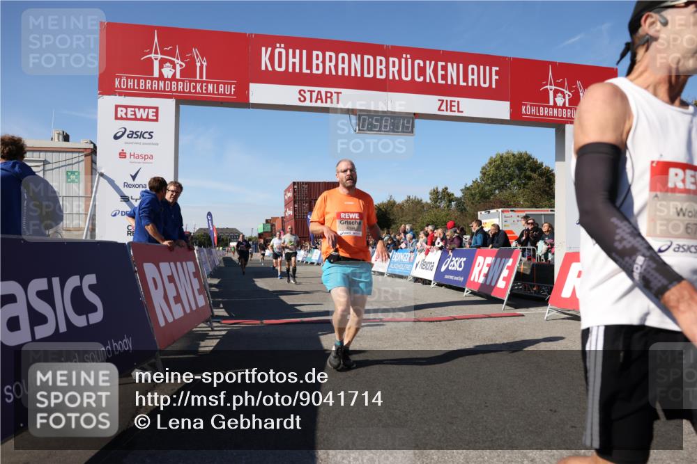 03.10.2025 - Köhlbrandbrückenlauf Lena Gebhardt http://msf.ph/oto/9041714 03.10.2025 12:58:15 Ziel 4083, 4099, 4234, 4248, 4394, 6152, 6717, 6718, 6732 meine-sportfotos.de
