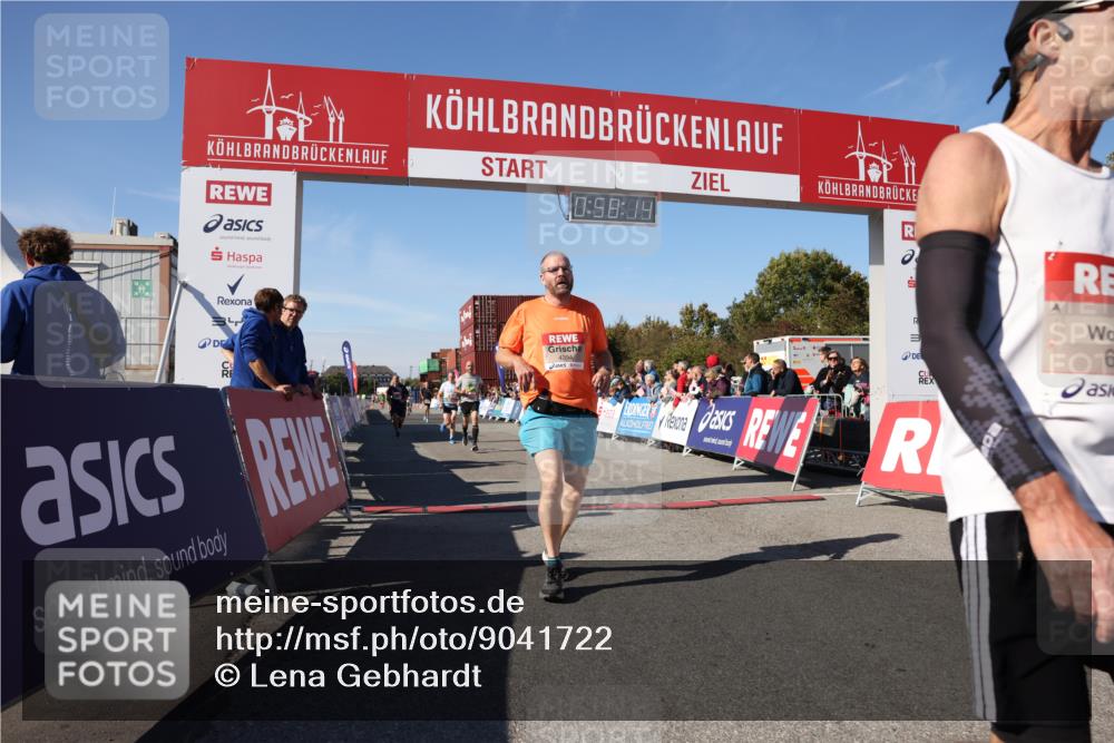 03.10.2025 - Köhlbrandbrückenlauf Lena Gebhardt http://msf.ph/oto/9041722 03.10.2025 12:58:15 Ziel 4083, 4099, 4234, 4248, 4394, 6152, 6717, 6718, 6732 meine-sportfotos.de