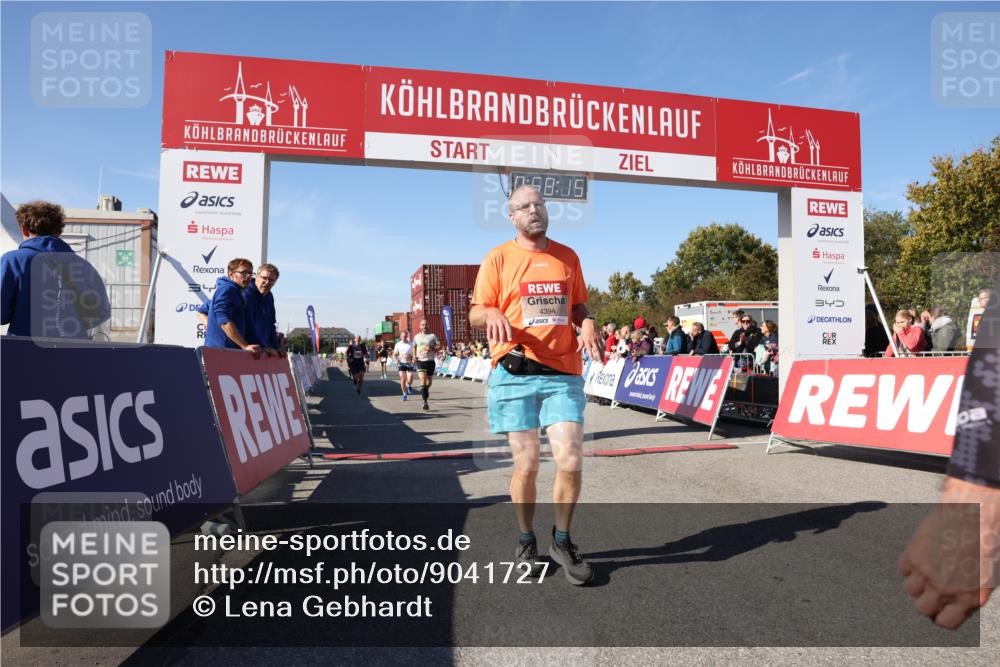 03.10.2025 - Köhlbrandbrückenlauf Lena Gebhardt http://msf.ph/oto/9041727 03.10.2025 12:58:15 Ziel 4083, 4099, 4234, 4248, 4394, 6152, 6717, 6718, 6732 meine-sportfotos.de