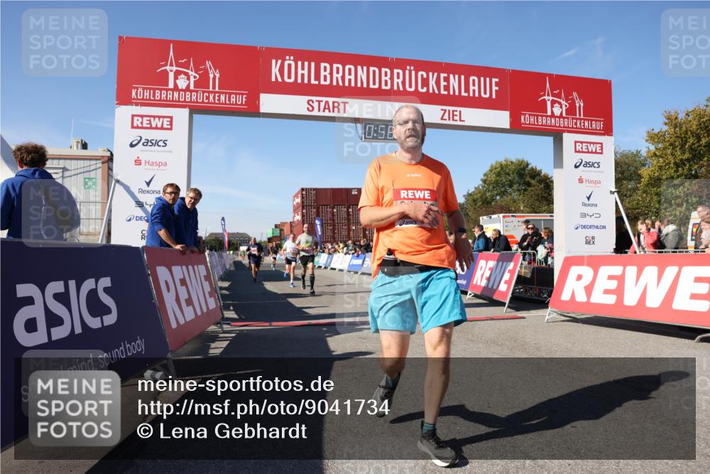 03.10.2025 - Köhlbrandbrückenlauf Lena Gebhardt http://msf.ph/oto/9041734 03.10.2025 12:58:16 Ziel 4083, 4099, 4234, 4248, 4394, 6152, 6717, 6718, 6732 meine-sportfotos.de