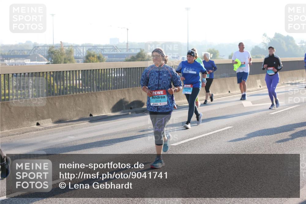 03.10.2025 - Köhlbrandbrückenlauf Lena Gebhardt http://msf.ph/oto/9041741 03.10.2025 09:25:43 Position 1 2774 meine-sportfotos.de