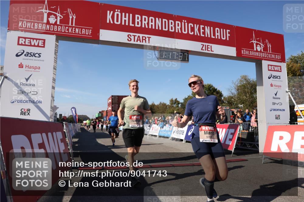 03.10.2025 - Köhlbrandbrückenlauf Lena Gebhardt http://msf.ph/oto/9041743 03.10.2025 13:17:37 Ziel 4012, 4645, 4686, 4746, 4818, 5339, 5906, 5909, 6069, 6388, 6710 meine-sportfotos.de
