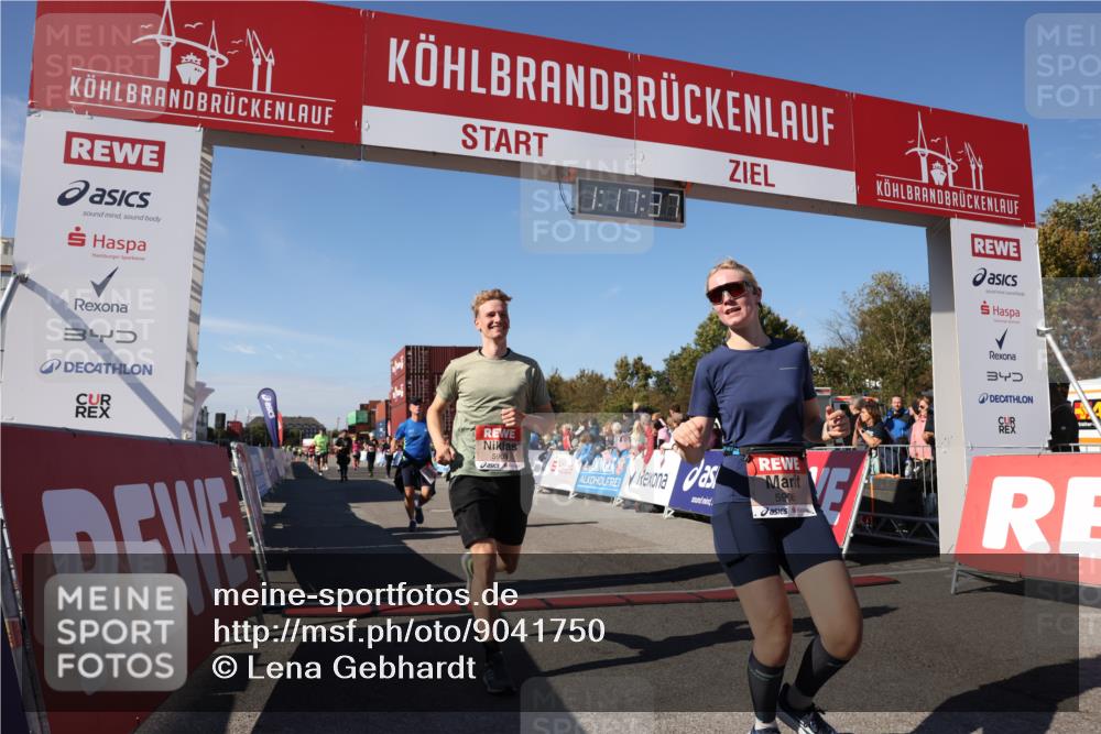 03.10.2025 - Köhlbrandbrückenlauf Lena Gebhardt http://msf.ph/oto/9041750 03.10.2025 13:17:37 Ziel 4012, 4645, 4686, 4746, 4818, 5339, 5906, 5909, 6069, 6388, 6710 meine-sportfotos.de