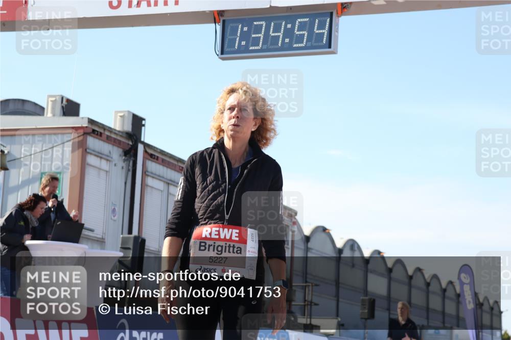 03.10.2025 - Köhlbrandbrückenlauf Luisa Fischer http://msf.ph/oto/9041753 03.10.2025 13:34:52 Ziel 4112, 4498, 4767, 5227, 5465, 6196, 6357, 6434 meine-sportfotos.de