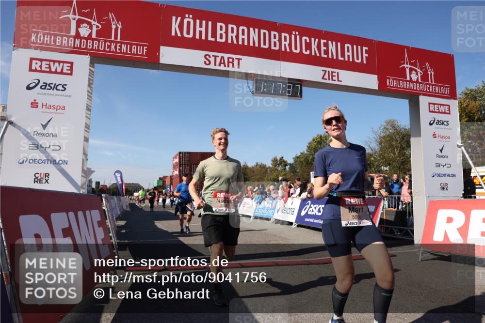 03.10.2025 - Köhlbrandbrückenlauf Lena Gebhardt http://msf.ph/oto/9041756 03.10.2025 13:17:37 Ziel 4012, 4645, 4686, 4746, 4818, 5339, 5906, 5909, 6069, 6388, 6710 meine-sportfotos.de