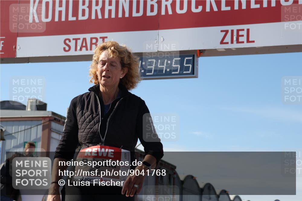 03.10.2025 - Köhlbrandbrückenlauf Luisa Fischer http://msf.ph/oto/9041768 03.10.2025 13:34:53 Ziel 4112, 4498, 4767, 5227, 6196, 6357, 6434 meine-sportfotos.de