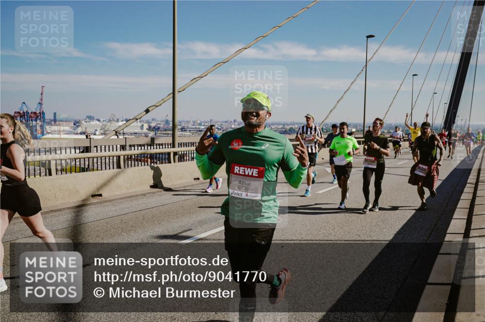 03.10.2025 - Köhlbrandbrückenlauf Michael Burmester http://msf.ph/oto/9041770 03.10.2025 12:23:04 Position 1 6739 meine-sportfotos.de