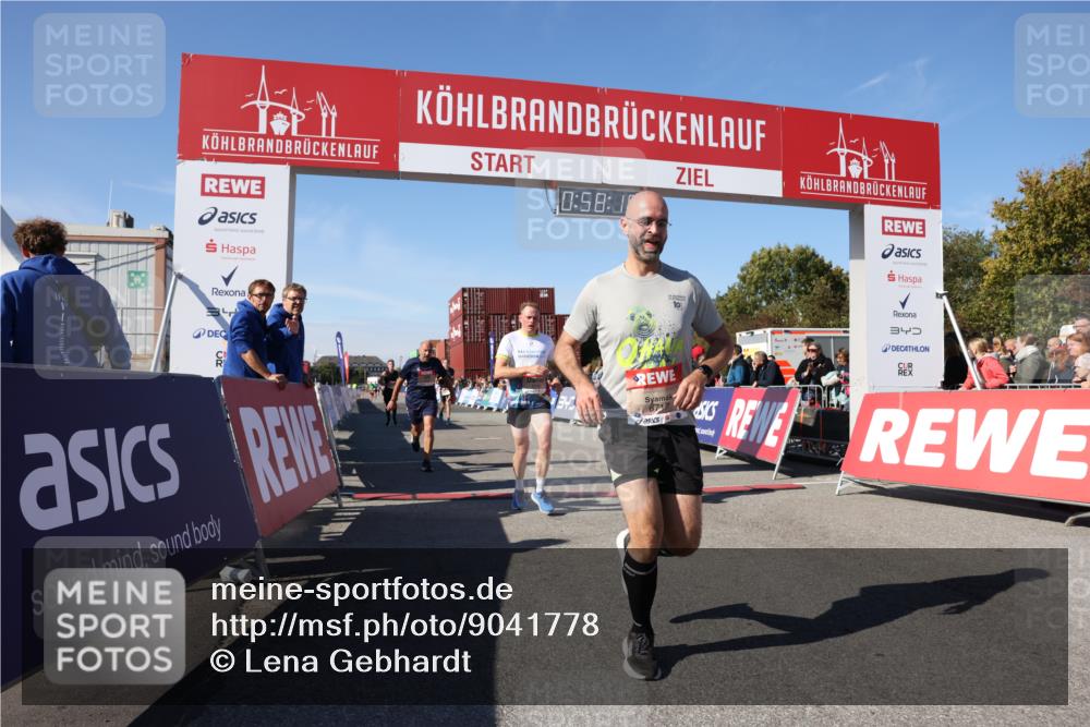03.10.2025 - Köhlbrandbrückenlauf Lena Gebhardt http://msf.ph/oto/9041778 03.10.2025 12:58:18 Ziel 4083, 4099, 4234, 4248, 4394, 6152, 6717, 6718, 6732 meine-sportfotos.de