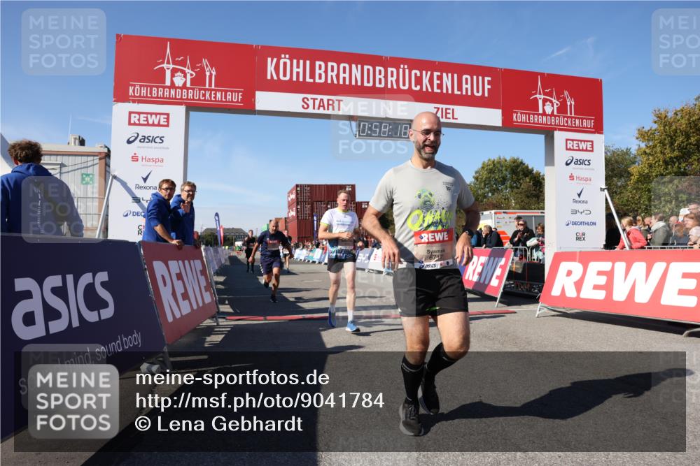 03.10.2025 - Köhlbrandbrückenlauf Lena Gebhardt http://msf.ph/oto/9041784 03.10.2025 12:58:18 Ziel 4083, 4099, 4234, 4248, 4394, 6152, 6717, 6718, 6732 meine-sportfotos.de