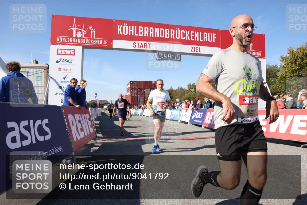 03.10.2025 - Köhlbrandbrückenlauf Lena Gebhardt http://msf.ph/oto/9041792 03.10.2025 12:58:18 Ziel 4083, 4099, 4234, 4248, 4394, 6152, 6717, 6718, 6732 meine-sportfotos.de