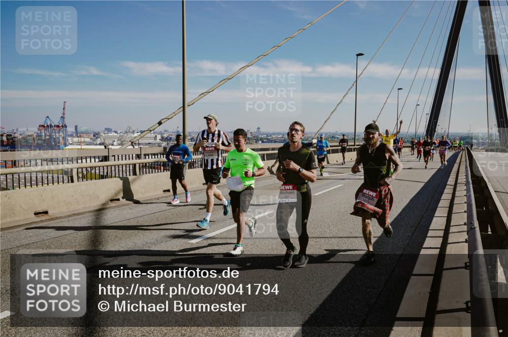 03.10.2025 - Köhlbrandbrückenlauf Michael Burmester http://msf.ph/oto/9041794 03.10.2025 12:23:05 Position 1 6251 meine-sportfotos.de