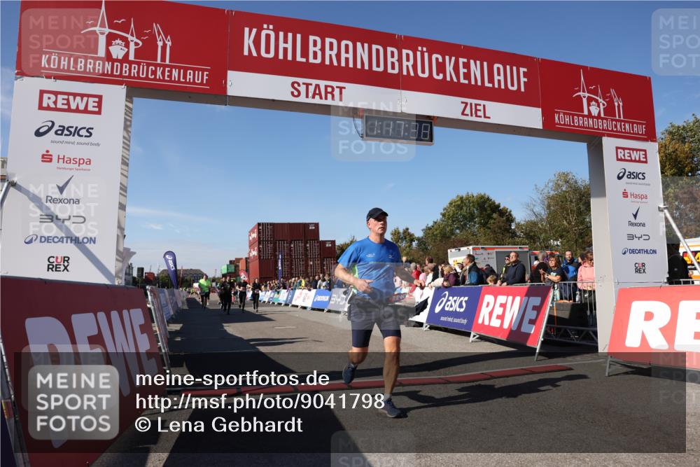 03.10.2025 - Köhlbrandbrückenlauf Lena Gebhardt http://msf.ph/oto/9041798 03.10.2025 13:17:39 Ziel 4012, 4410, 4645, 4746, 4818, 5339, 5906, 5909, 6069, 6331, 6388, 6704, 6710 meine-sportfotos.de