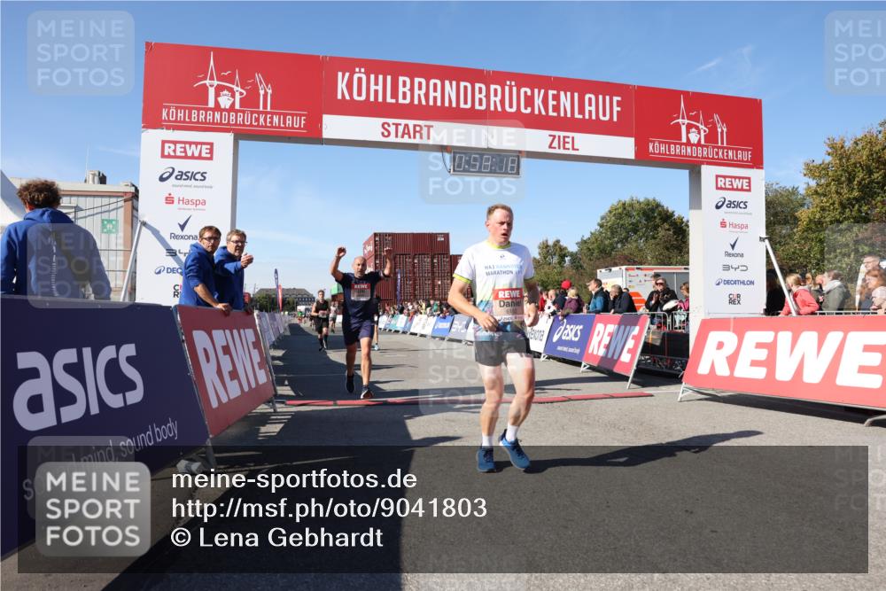 03.10.2025 - Köhlbrandbrückenlauf Lena Gebhardt http://msf.ph/oto/9041803 03.10.2025 12:58:19 Ziel 4083, 4099, 4248, 4394, 6152, 6717, 6718, 6732, 6741 meine-sportfotos.de