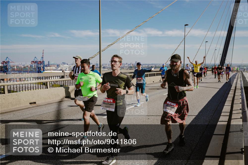 03.10.2025 - Köhlbrandbrückenlauf Michael Burmester http://msf.ph/oto/9041806 03.10.2025 12:23:06 Position 1 6251, 4274 meine-sportfotos.de