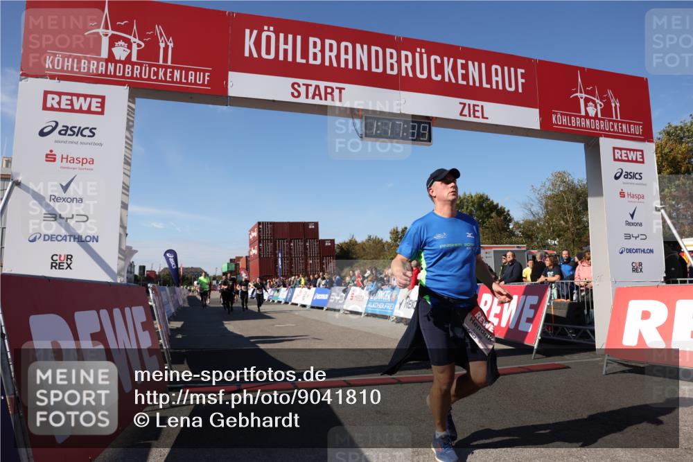 03.10.2025 - Köhlbrandbrückenlauf Lena Gebhardt http://msf.ph/oto/9041810 03.10.2025 13:17:39 Ziel 4012, 4410, 4645, 4746, 4818, 5339, 5906, 5909, 6069, 6331, 6388, 6704, 6710 meine-sportfotos.de