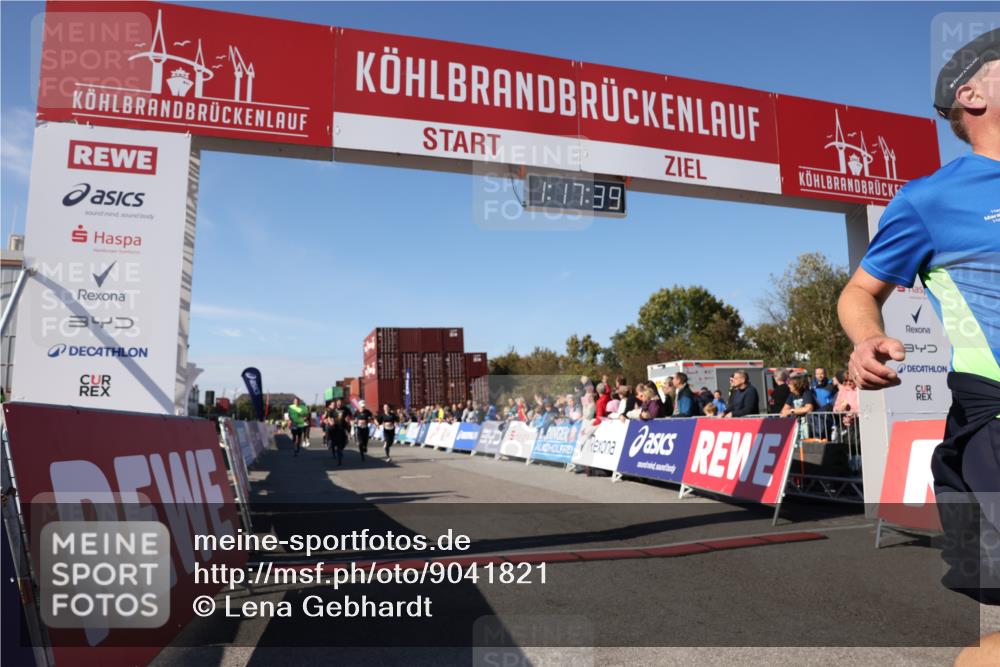 03.10.2025 - Köhlbrandbrückenlauf Lena Gebhardt http://msf.ph/oto/9041821 03.10.2025 13:17:40 Ziel 4012, 4410, 4645, 4679, 4746, 4818, 5339, 5906, 5909, 6331, 6388, 6704, 6710 meine-sportfotos.de
