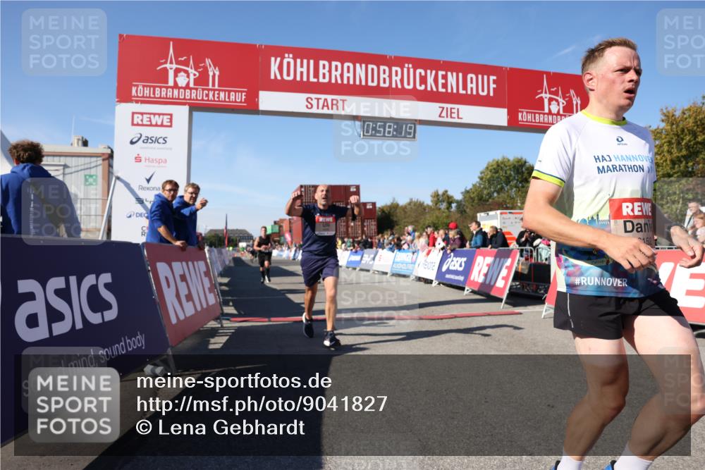03.10.2025 - Köhlbrandbrückenlauf Lena Gebhardt http://msf.ph/oto/9041827 03.10.2025 12:58:20 Ziel 4083, 4099, 4248, 4394, 6152, 6717, 6718, 6732, 6741 meine-sportfotos.de
