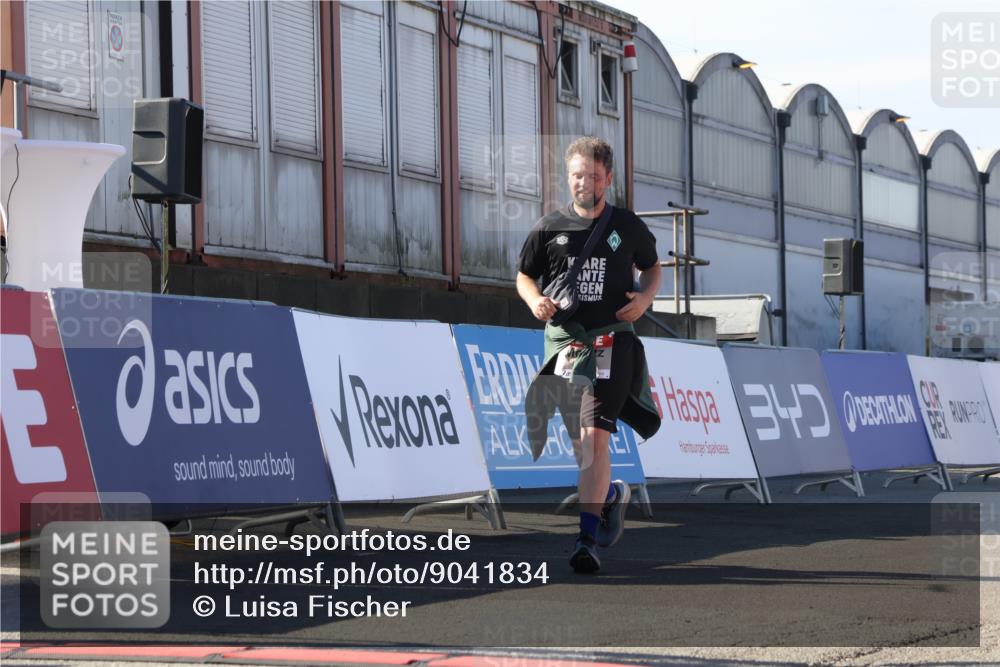 03.10.2025 - Köhlbrandbrückenlauf Luisa Fischer http://msf.ph/oto/9041834 03.10.2025 13:35:10 Ziel 5360, 5412, 5427, 5557, 5604, 6265 meine-sportfotos.de