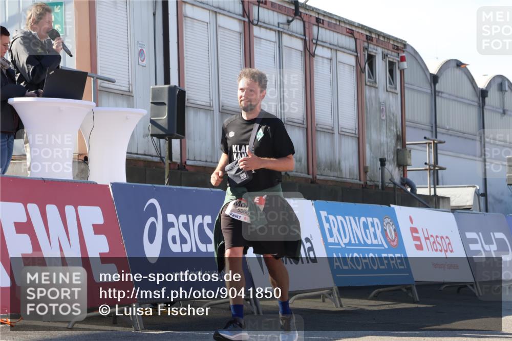 03.10.2025 - Köhlbrandbrückenlauf Luisa Fischer http://msf.ph/oto/9041850 03.10.2025 13:35:11 Ziel 5360, 5412, 5427, 5557, 5604, 6204, 6205, 6265, 6547 meine-sportfotos.de