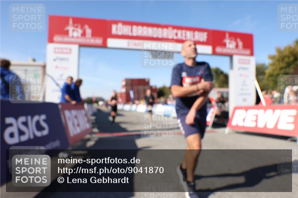 03.10.2025 - Köhlbrandbrückenlauf Lena Gebhardt http://msf.ph/oto/9041870 03.10.2025 12:58:21 Ziel 4083, 4099, 4394, 5775, 6152, 6717, 6732, 6741 meine-sportfotos.de