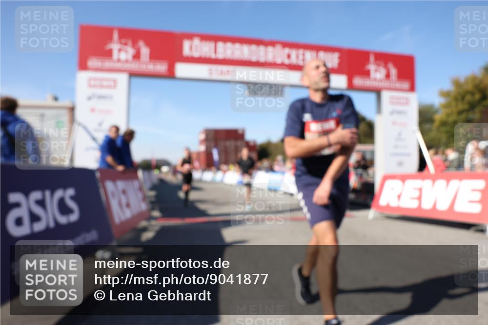 03.10.2025 - Köhlbrandbrückenlauf Lena Gebhardt http://msf.ph/oto/9041877 03.10.2025 12:58:21 Ziel 4083, 4099, 4394, 5775, 6152, 6717, 6732, 6741 meine-sportfotos.de