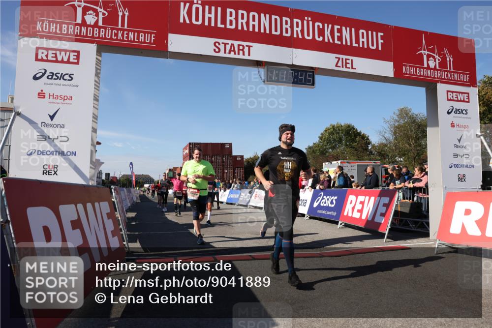 03.10.2025 - Köhlbrandbrückenlauf Lena Gebhardt http://msf.ph/oto/9041889 03.10.2025 13:17:45 Ziel 4410, 4645, 4679, 4829, 5168, 5339, 5685, 5731, 5732, 5906, 5909, 5917, 6331, 6388, 6485, 6704 meine-sportfotos.de