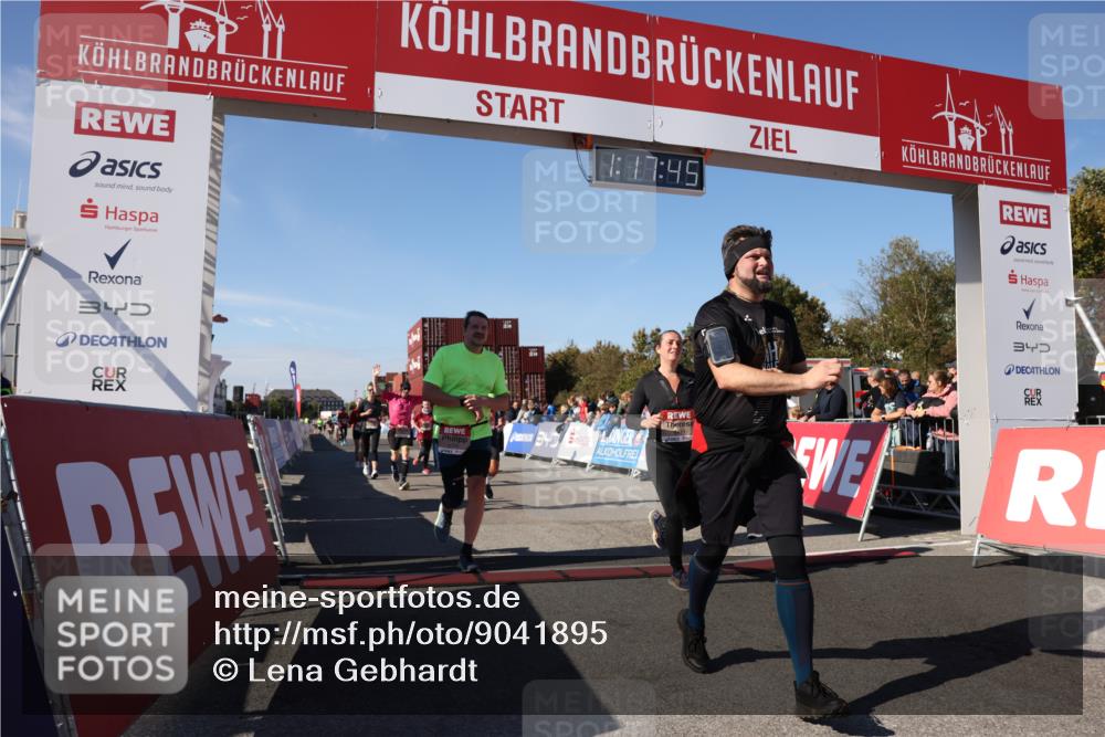 03.10.2025 - Köhlbrandbrückenlauf Lena Gebhardt http://msf.ph/oto/9041895 03.10.2025 13:17:45 Ziel 4410, 4645, 4679, 4829, 5168, 5339, 5685, 5731, 5732, 5906, 5909, 5917, 6331, 6388, 6485, 6704 meine-sportfotos.de