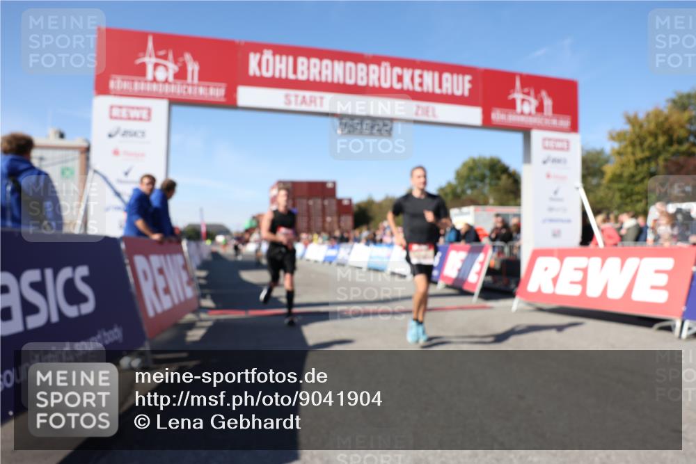03.10.2025 - Köhlbrandbrückenlauf Lena Gebhardt http://msf.ph/oto/9041904 03.10.2025 12:58:22 Ziel 4083, 4099, 4394, 5775, 6152, 6617, 6717, 6732, 6741 meine-sportfotos.de