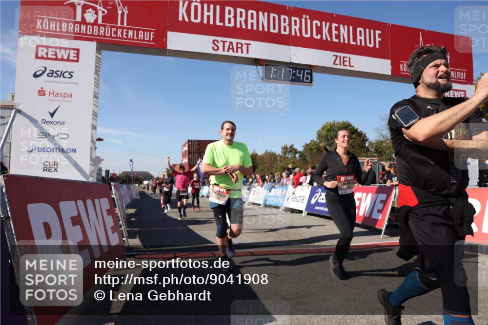 03.10.2025 - Köhlbrandbrückenlauf Lena Gebhardt http://msf.ph/oto/9041908 03.10.2025 13:17:46 Ziel 4410, 4645, 4679, 4829, 5168, 5339, 5685, 5731, 5732, 5917, 6331, 6388, 6485, 6704 meine-sportfotos.de
