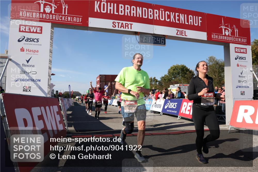 03.10.2025 - Köhlbrandbrückenlauf Lena Gebhardt http://msf.ph/oto/9041922 03.10.2025 13:17:46 Ziel 4410, 4645, 4679, 4829, 5168, 5339, 5685, 5731, 5732, 5917, 6331, 6388, 6485, 6704 meine-sportfotos.de