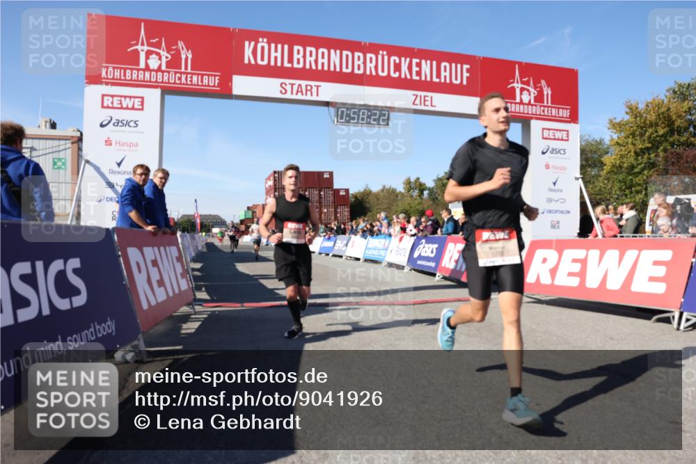 03.10.2025 - Köhlbrandbrückenlauf Lena Gebhardt http://msf.ph/oto/9041926 03.10.2025 12:58:22 Ziel 4083, 4099, 4394, 5775, 6152, 6617, 6717, 6732, 6741 meine-sportfotos.de