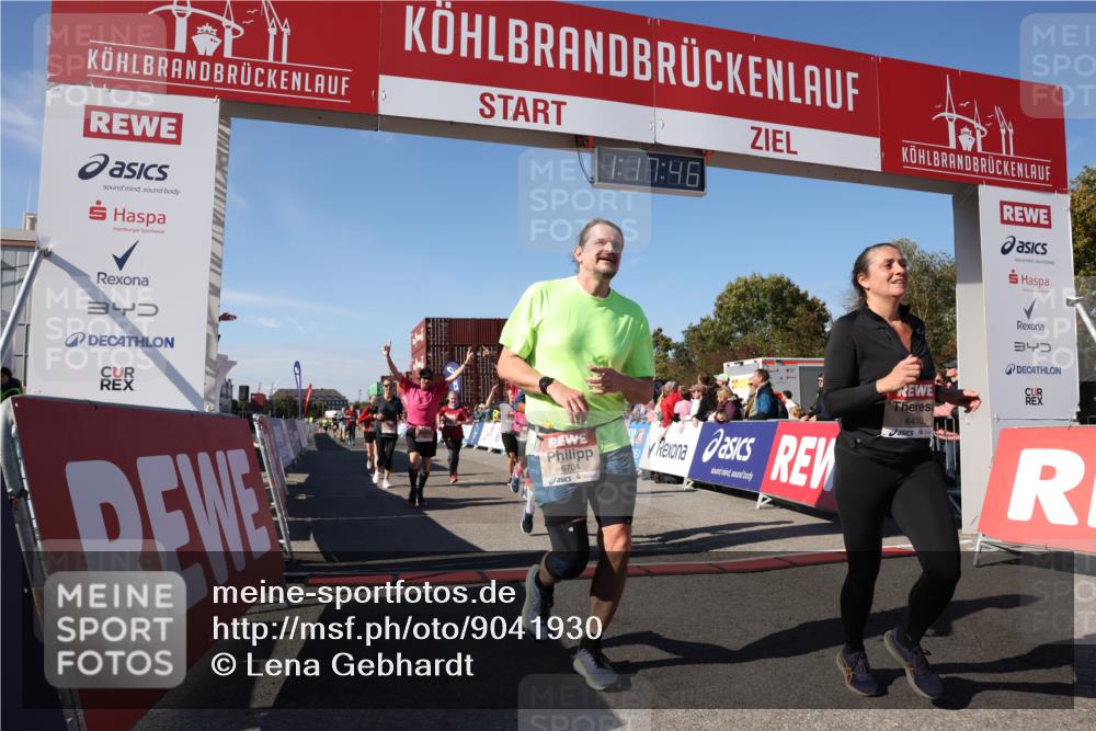 03.10.2025 - Köhlbrandbrückenlauf Lena Gebhardt http://msf.ph/oto/9041930 03.10.2025 13:17:46 Ziel 4410, 4645, 4679, 4829, 5168, 5339, 5685, 5731, 5732, 5917, 6331, 6388, 6485, 6704 meine-sportfotos.de